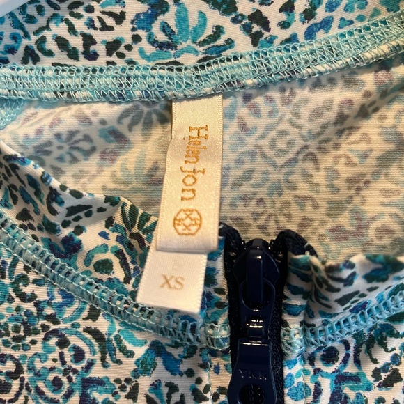 Luxury Rash Guard - Picture 3 of 4